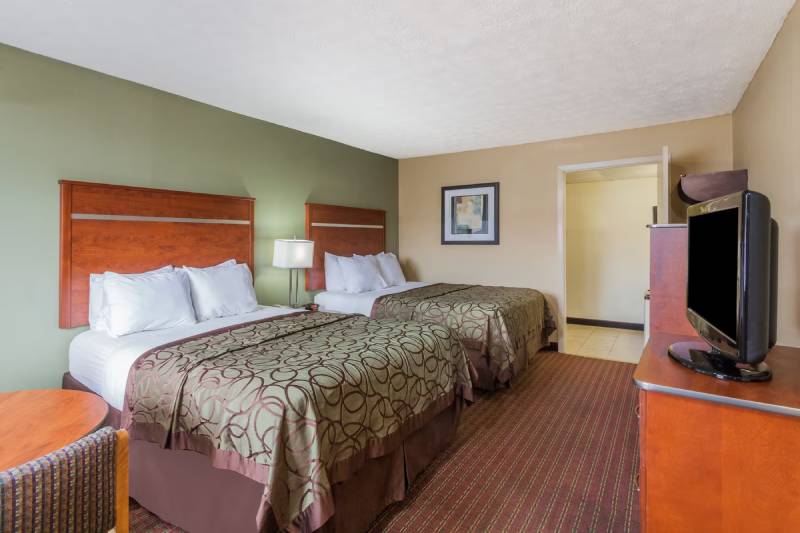 Baymont Inn & Suites Pigeon Forge