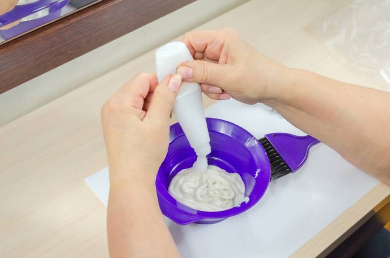 the process of preparing hair dye at home